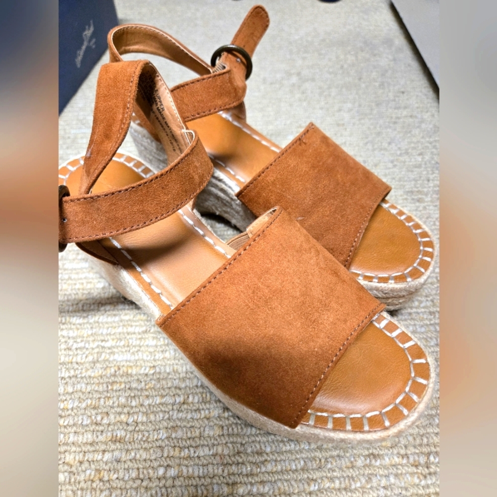 Universal Thread Platform Sandals with Ankle Strap, Size 7.5
